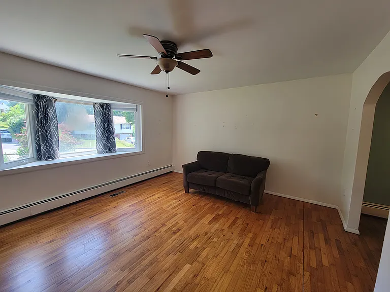 25 Crescent Dr — Photo 3