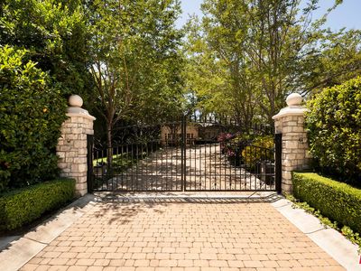 9996 Sunset Blvd, Beverly Hills, CA, 90210