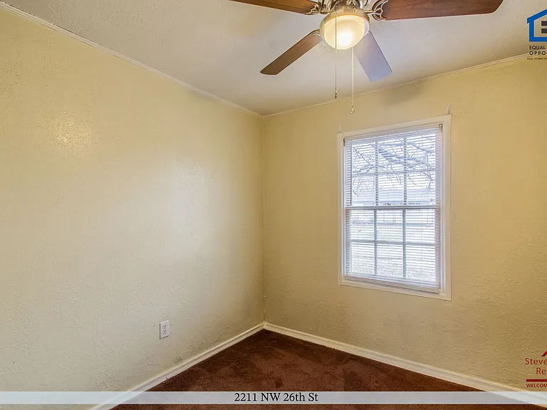 2211 NW 26th St — Photo 30