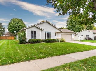 927 Streblow St, Onalaska, WI 54650
