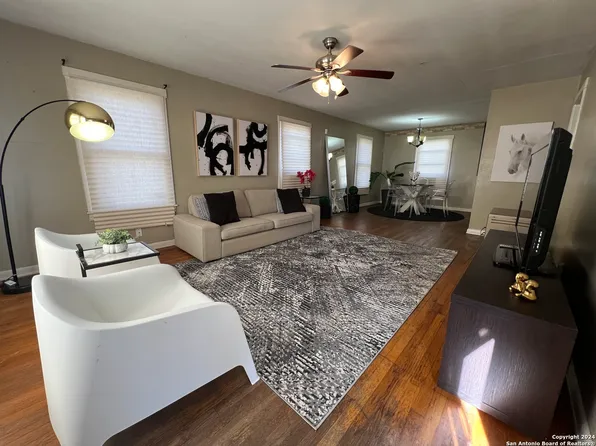 312 Minter, Uvalde, TX 78801