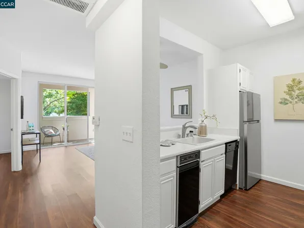 1860 Tice Creek Dr APT 1210, Walnut Creek, CA 94595