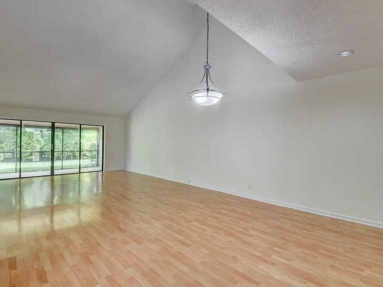 8644 Eagle Run Dr #18 — Photo 6