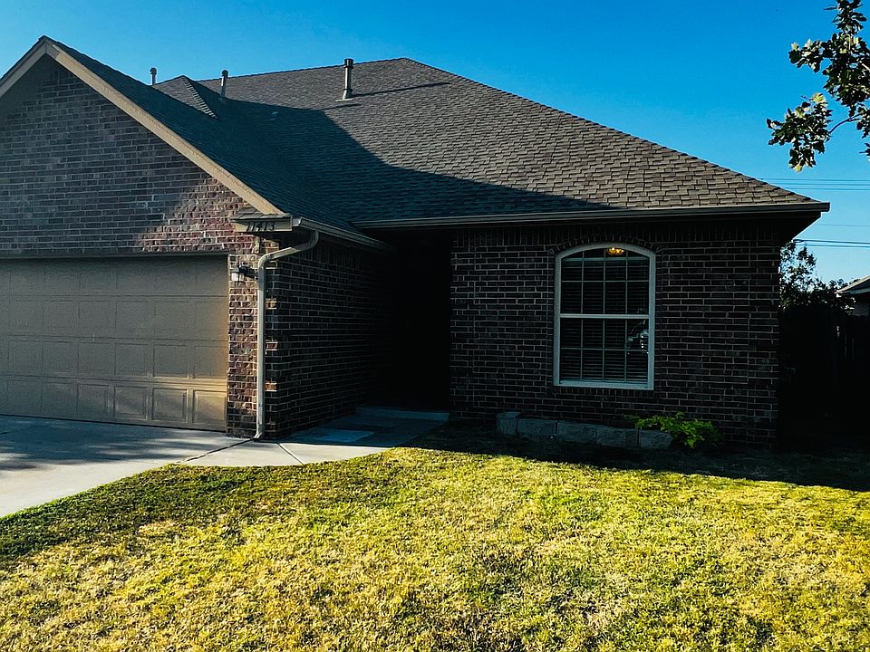 1st image of 11413 NW 121st Pl