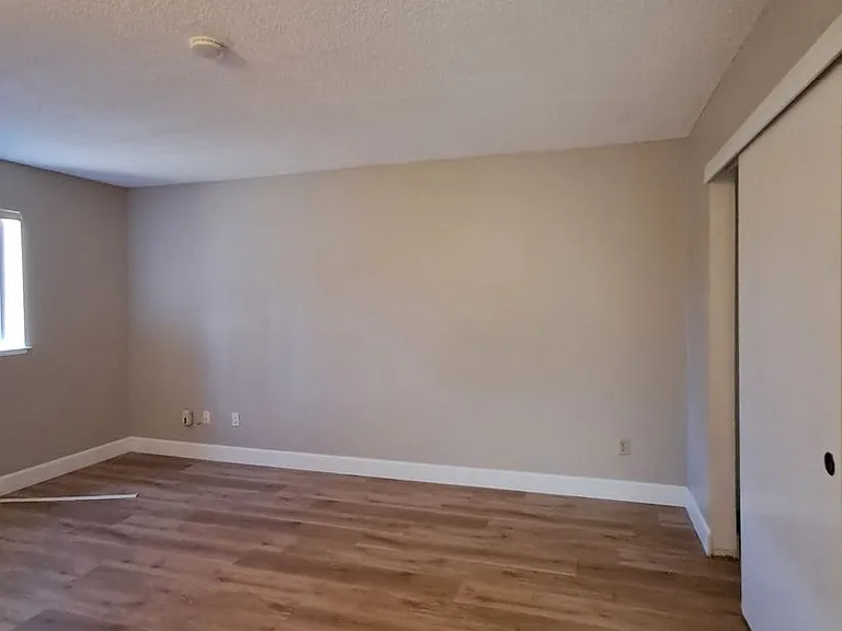 502 Hyacinth Ct #B — Photo 16