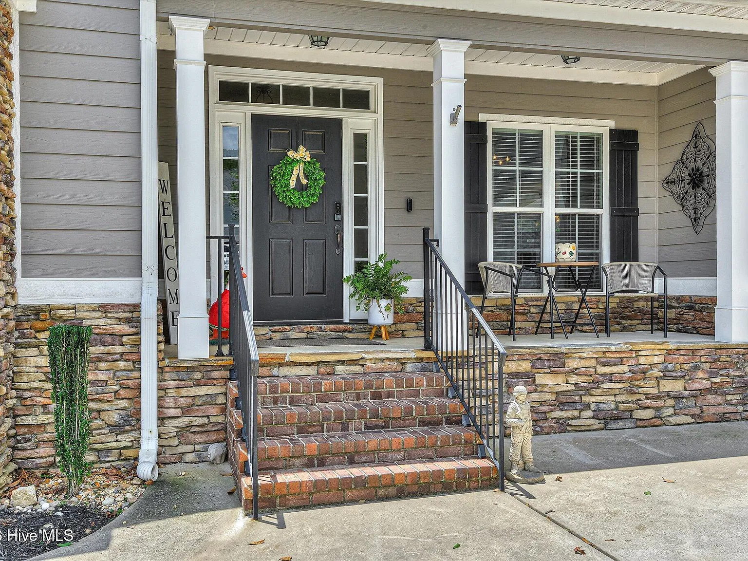 7 bed, 5.0 bath, 5153 sqft, $3,500 — Photo 2