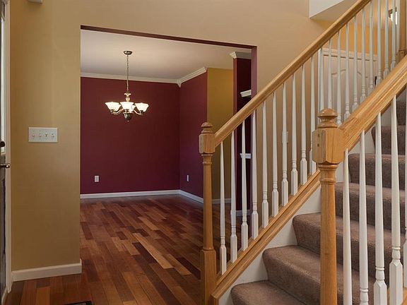 4th image of 10 Western Reserve Trl