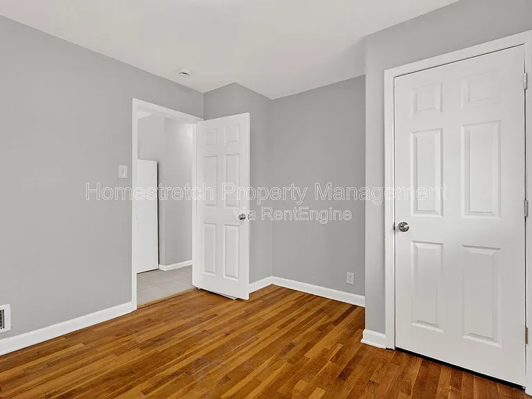 10201 Gourock Dr — Photo 14