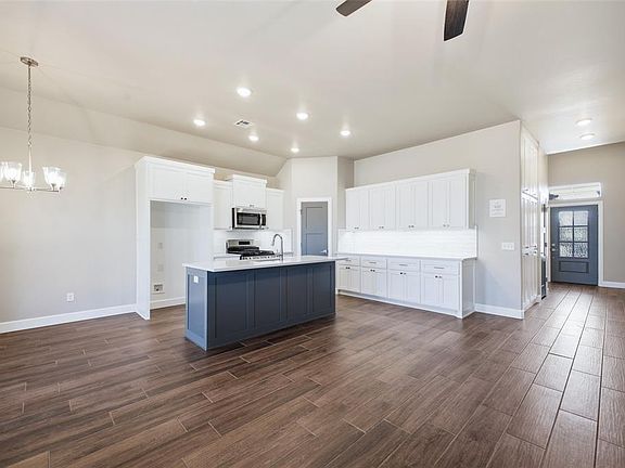 5th image of 1300 Colonial Ave