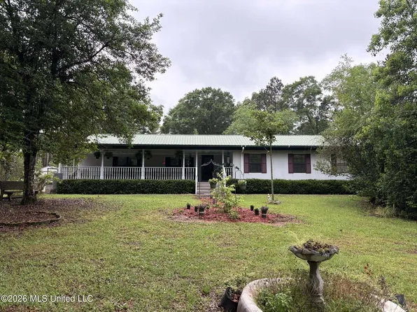 263 Entrekin Rd, Lumberton, MS 39455