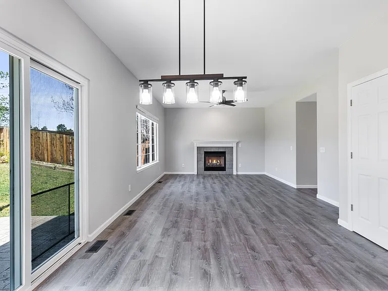 15726 Greenstone Ln — Photo 12
