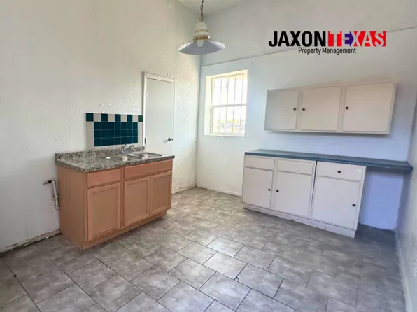 920 S Stanton St #3, El Paso, TX 79901