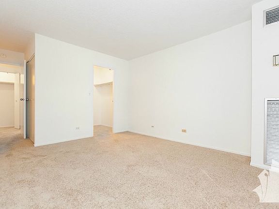 4th image of 1120 N Lasalle St APT 6B