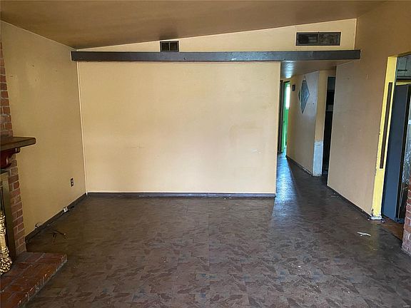 5th image of 2910 Holiday Hill Dr