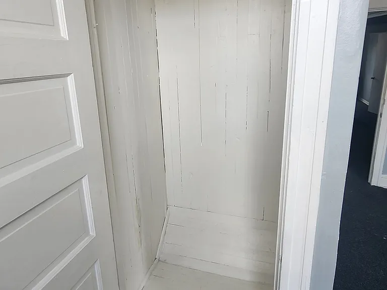 2528 Robb St — Photo 17