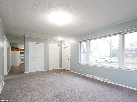 3rd image of 2117 Hervey Ave
