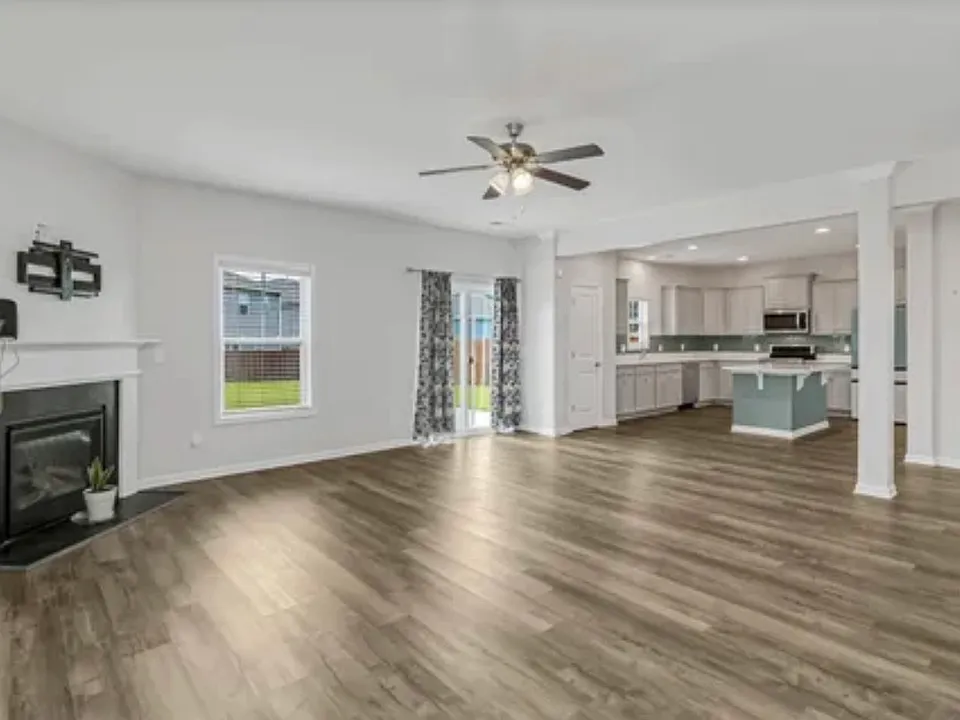 728 Bustling Branch Ln