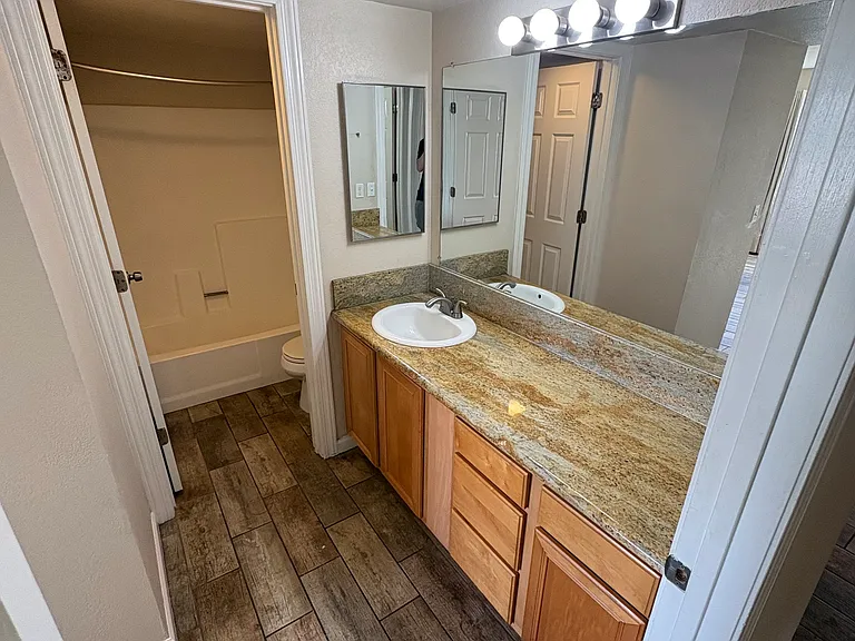740 W Elm St #243 — Photo 14