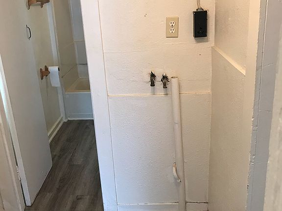 Washer and Dryer hook ups