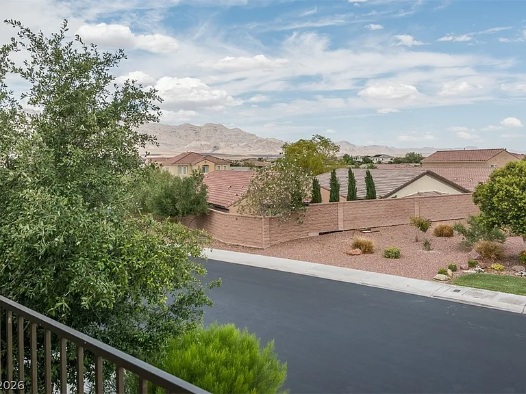 8229 Oakshire St — Photo 18