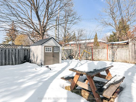 3rd image of 116 Addington Cres