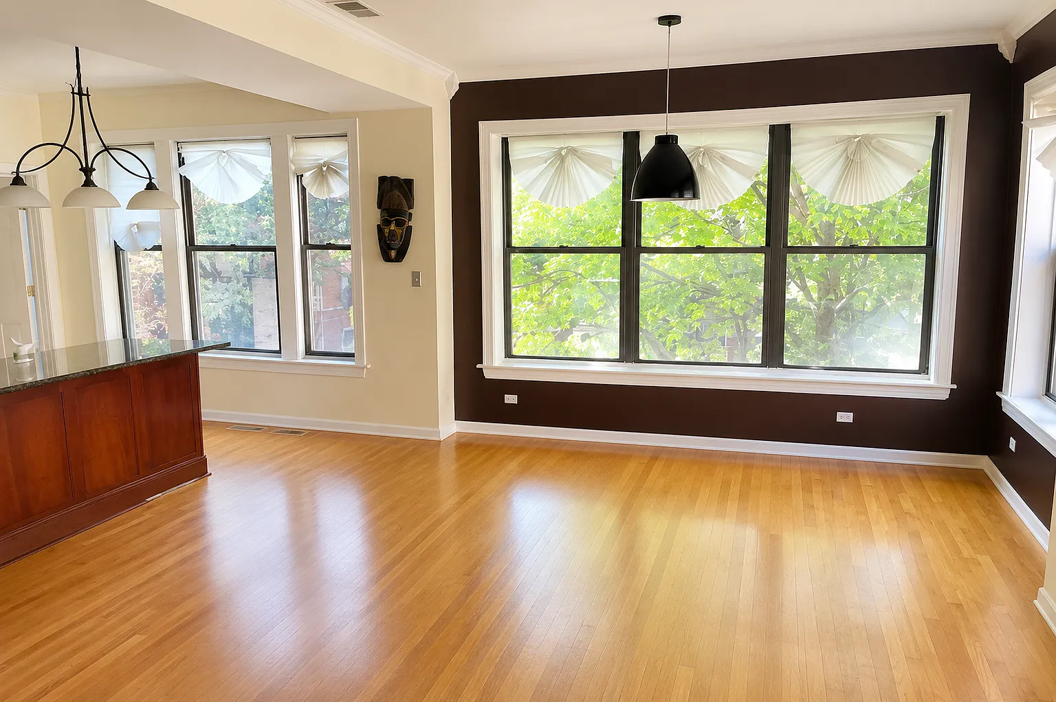 2 bed, 1300 sqft, $2,400 — Photo 1