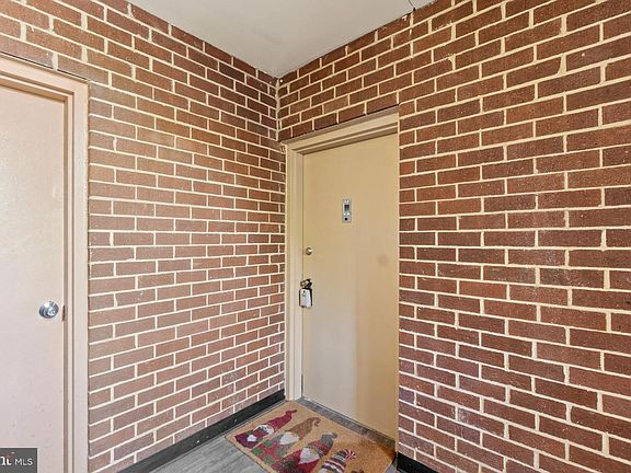 3rd image of 3970 Bel Pre Rd APT 4