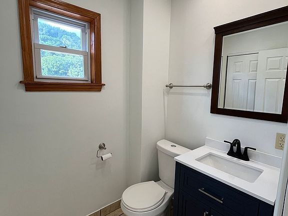 4th image of 413 Grant Ave
