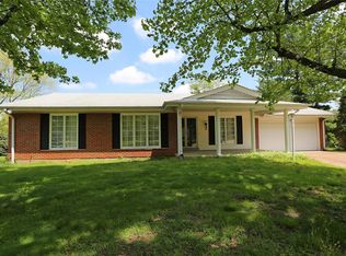 12960 Whitecliff Ct, Florissant, MO 63033