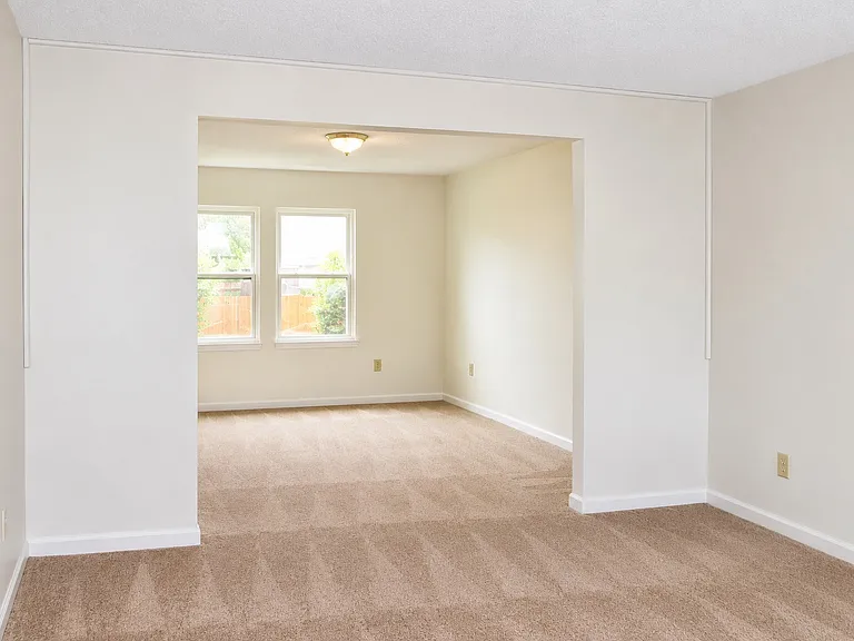 110 Harpers Hop Ct — Photo 7