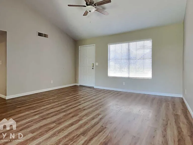 818 E Piute Ave — Photo 4