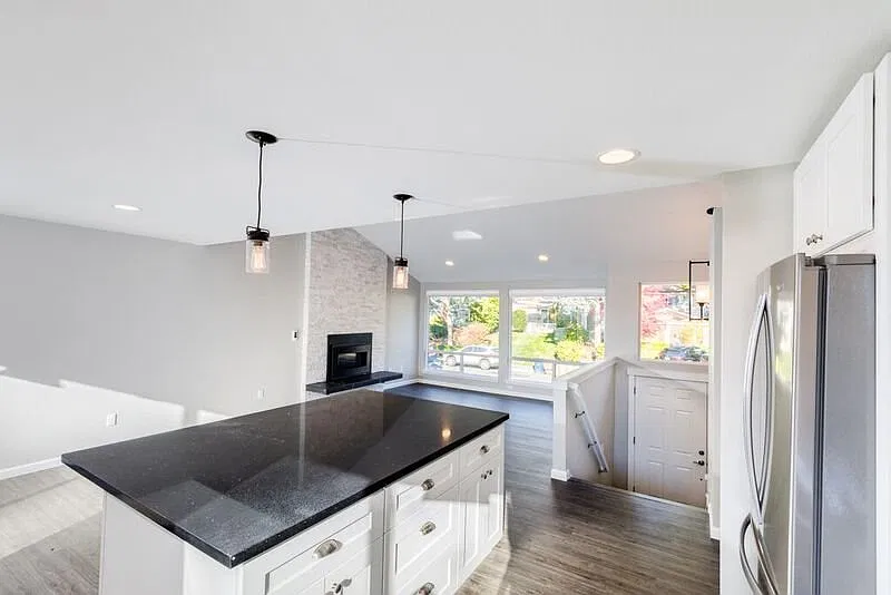 Remodeled 3 Bedroom Kirkland Home — Photo 3