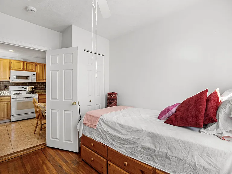 95 Florida St #2 — Photo 11