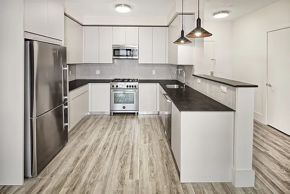 Rented by Coldwell Banker Residential Brokerage | media 6