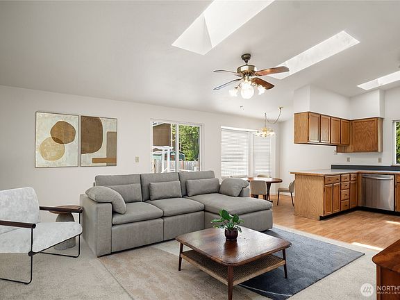 4th image of 26711 218th Avenue SE