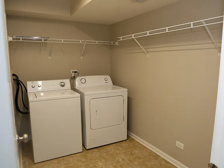 217 Comstock Dr — Photo 8