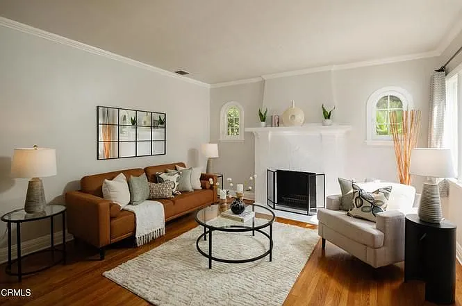 501 Fremont Ln — Photo 4
