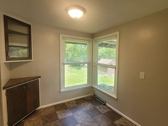 5th image of 3281 Oak St #3281