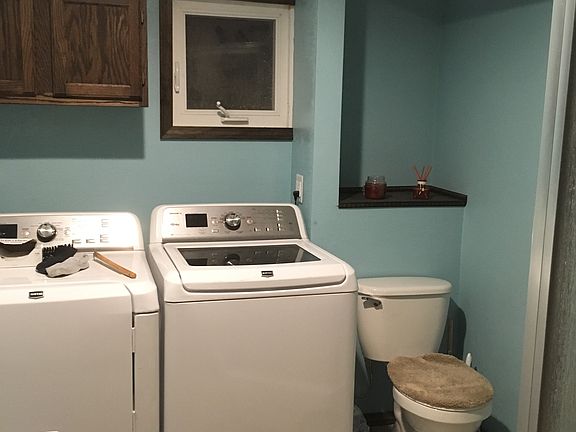 Master bath/laundry