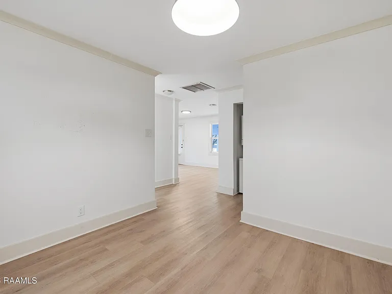 104 Howard Ave — Photo 18