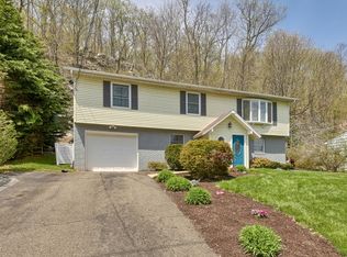 91 Truman Blvd, Oakland, NJ 07436