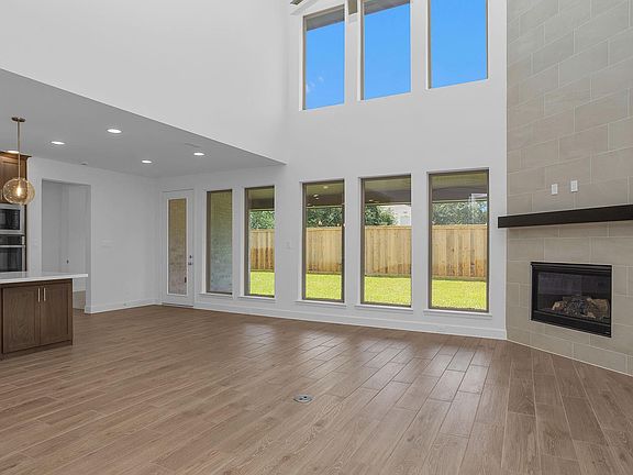 3rd image of 25223 Drumin Dr