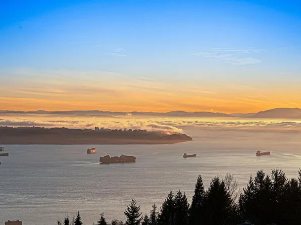 1626 Pinecrest Dr, West Vancouver, BC V7S 3H3