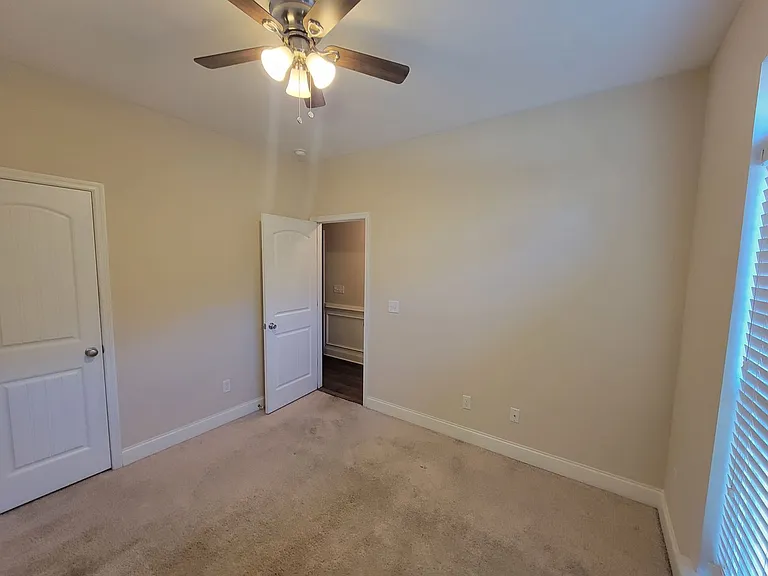 640 Vista Dr — Photo 11