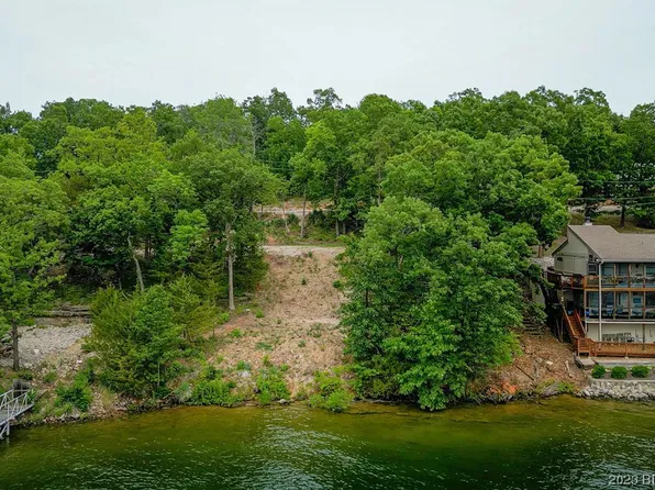 2 Westwood Beach Dr, Lake Ozark, MO 65049