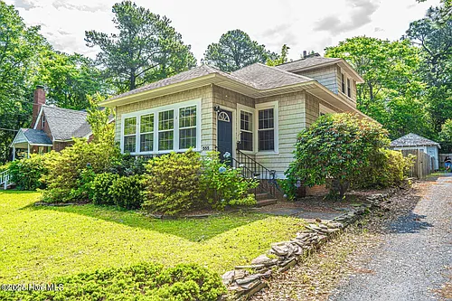 555 N May St Photo 1