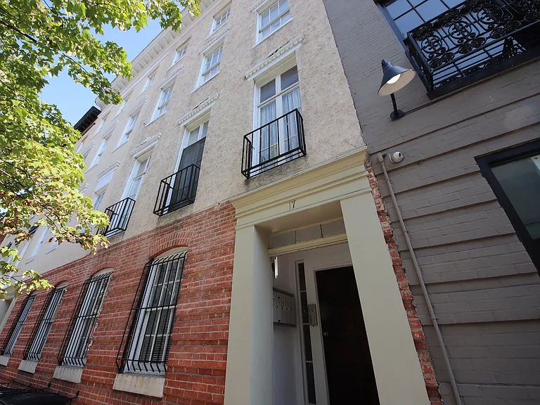 17 E Centre St #6 — Photo 13
