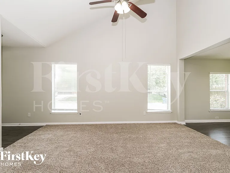1438 Rocky Glen Ln — Photo 6