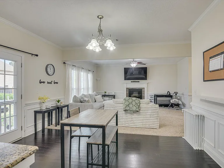 2507 Kari Ln — Photo 11