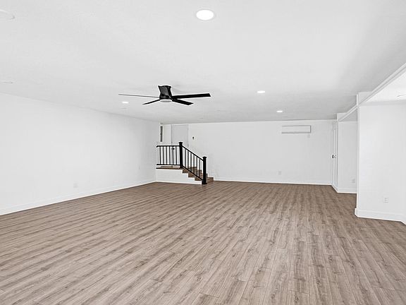 5th image of 216 Bayberry Drive